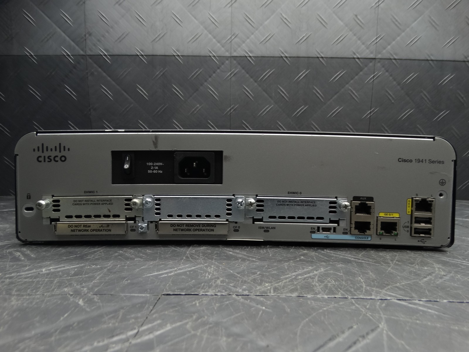 Cisco K9 V04 1941 2 onboard GE, 2 EHWIC slots, 1 ISM slot 512MB/256MB Router