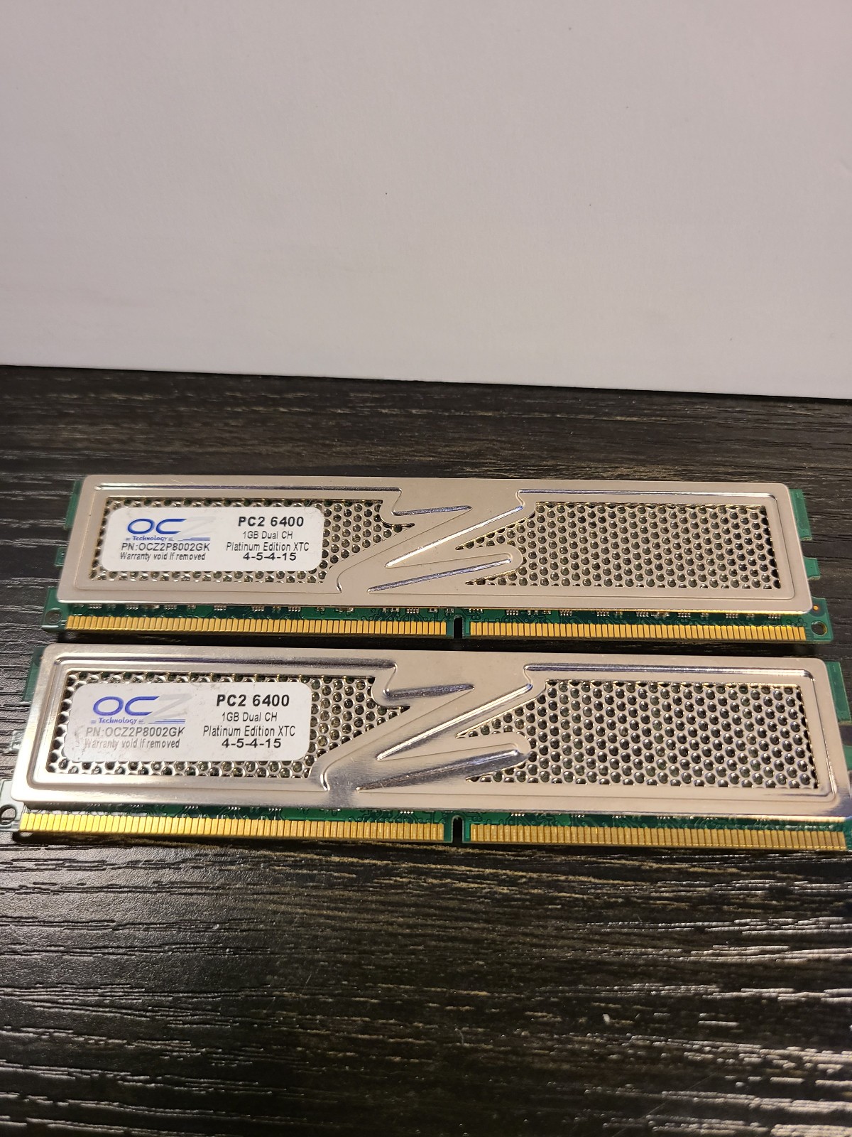 OCZ Platinum Rev 2 DDR2-800 PC2-6400 2GB (2x1GB) DIMM OCZ2P800R22GK