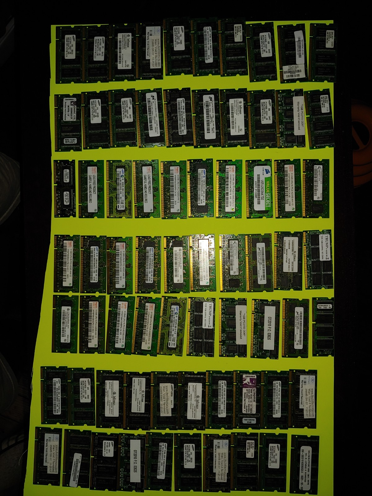 Lot of (71) DDR, DDR2, DDR3 Laptop RAM 256 MB - 4GB Mixed Brands Mixed Speed