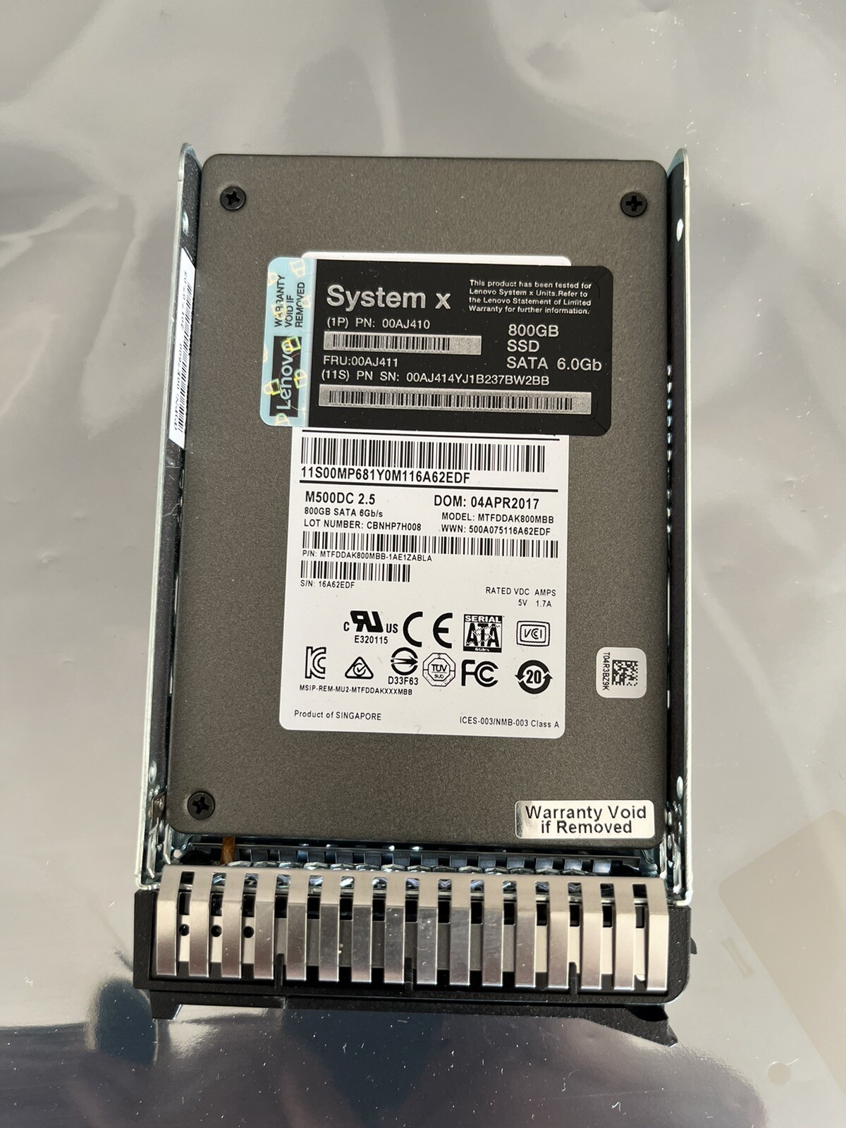 Lenovo IBM 800GB, 2.5”, SATA SSD, PN:00AJ410, FRU:00AJ411 for System X