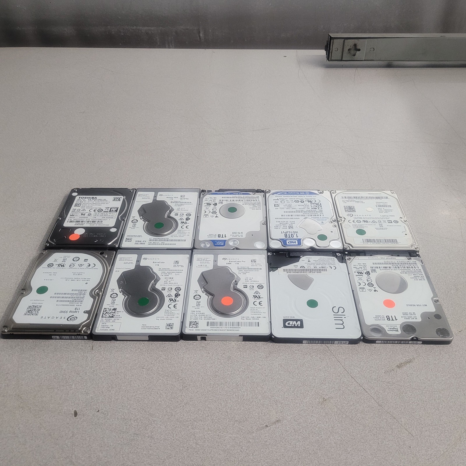 Mixed LOT of 1TB 2.5" SATA Hard Drives (LOT of 92)