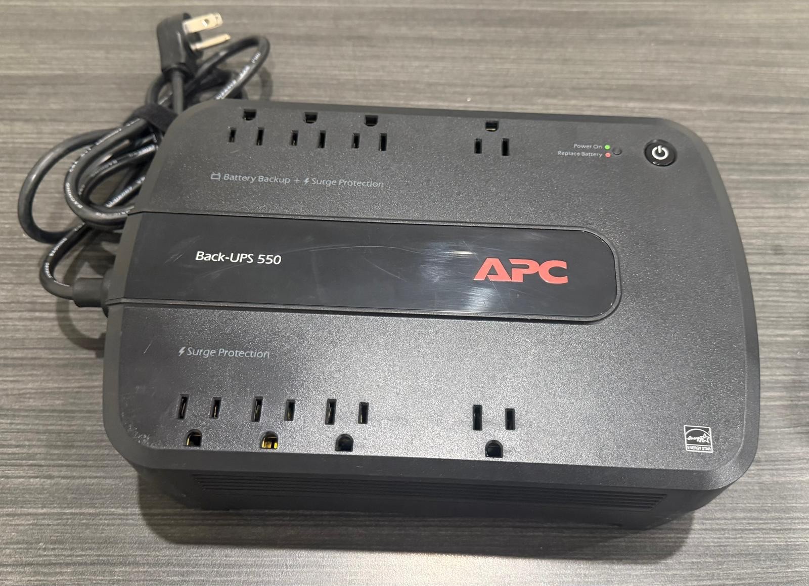 APC Back-UPS 550 (BE550G) Battery Backup Surge Protector with NEW Battery.