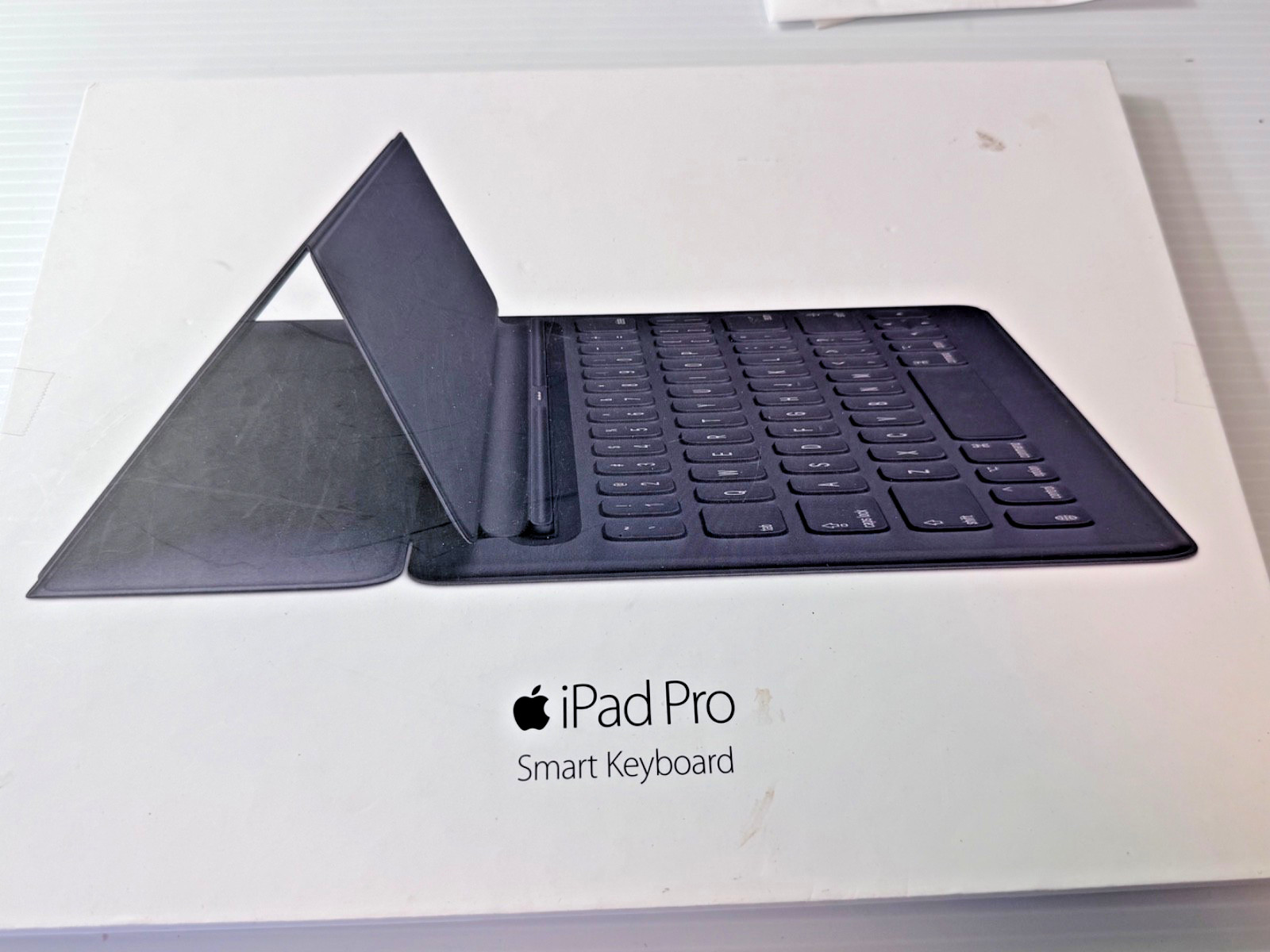Apple Smart Keyboard for 12.9 Inch iPad Pro 1st & 2nd Gen NEW MJYR2LL/A A1636