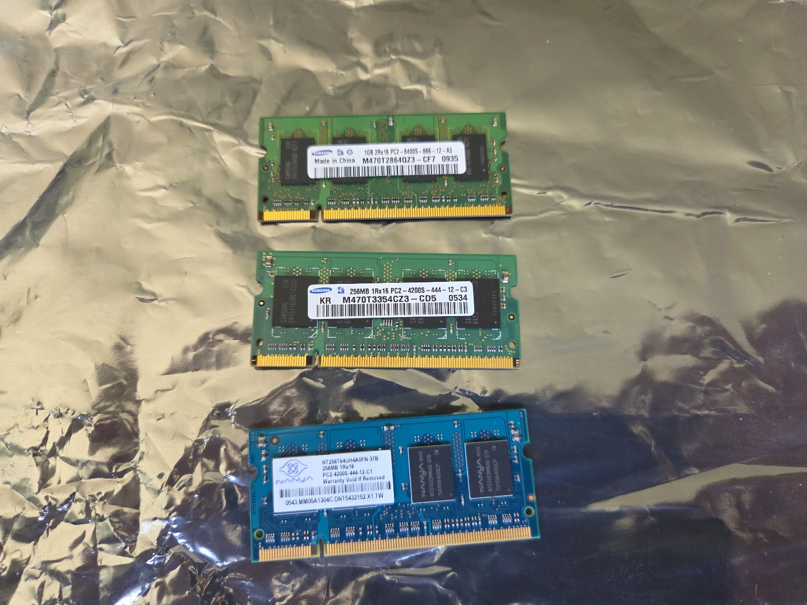 Samsung, Nanya 1GB PC2-6400S, 2x 256MB PC2-4200S RAM MEMORY M470T2864QZ3-CF7