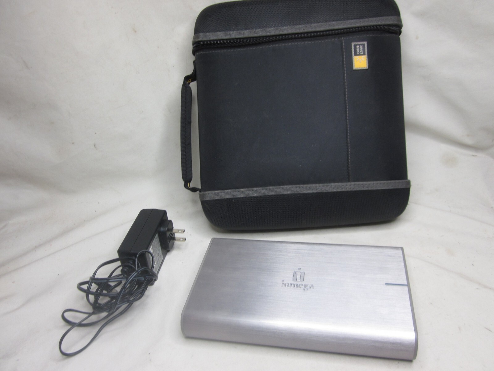 iomega 31763600 LDHD-UP external memory hard drive 1.5TB w/ case & power