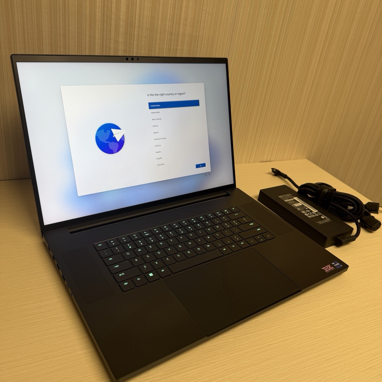 Razer Blade 18 Black 240Hz QHD+ 2.2 GHz i9-13950HX 32GB 1TB SSD RTX 4080