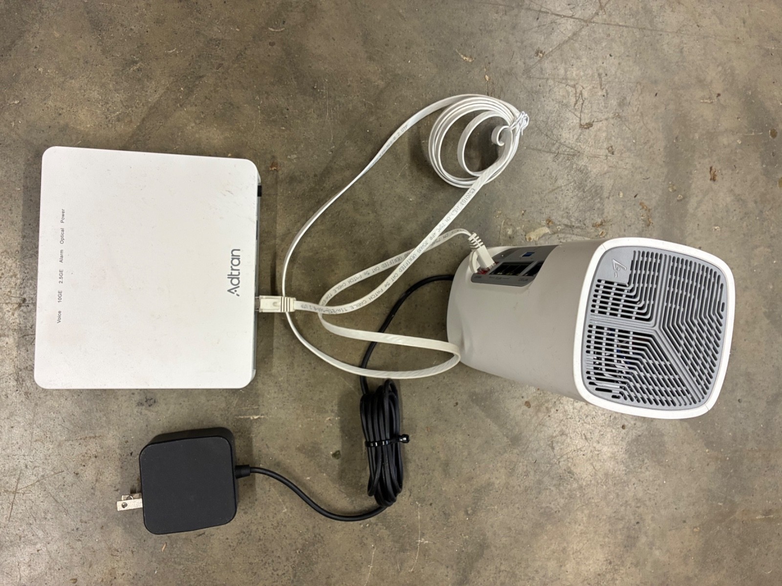 Adtran SDX632v Fiber Optic Modem 10GE 2.5GE Voice Port & WIFI Router SDG-8612