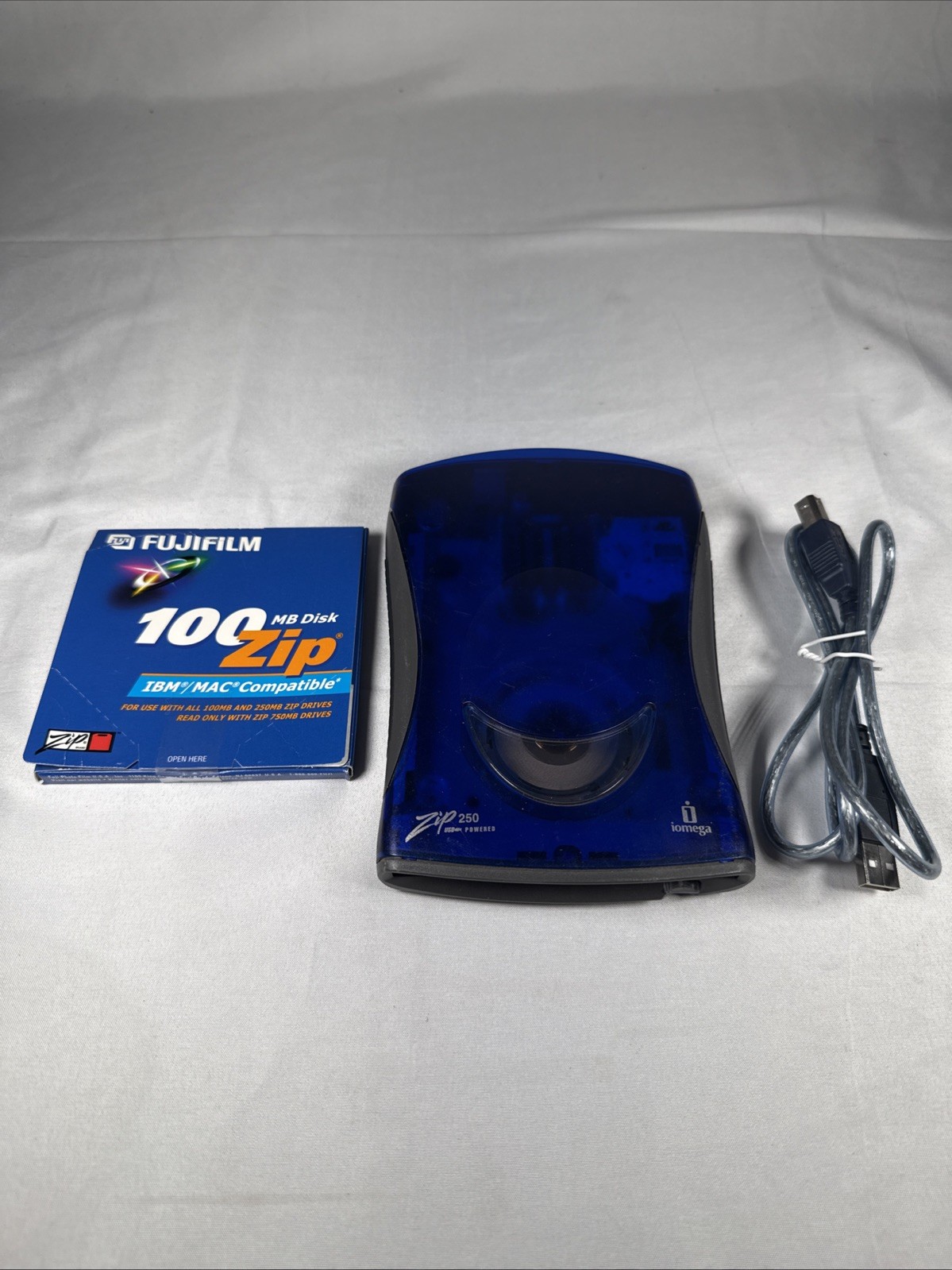 iomega Zip 250 USB-Powered External Drive Blue Z250USBPCMP Tested W/ 100mb disc