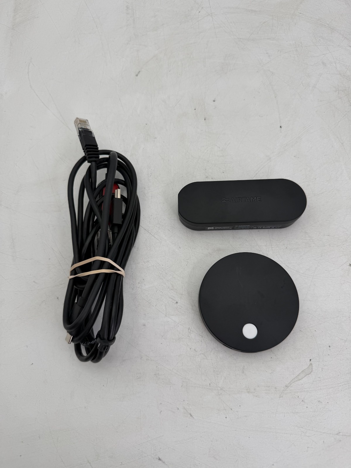 AIRTAME  2 (AT-DG2)Wireless HDMI Screen Sharing w/Cable/POE Adapter