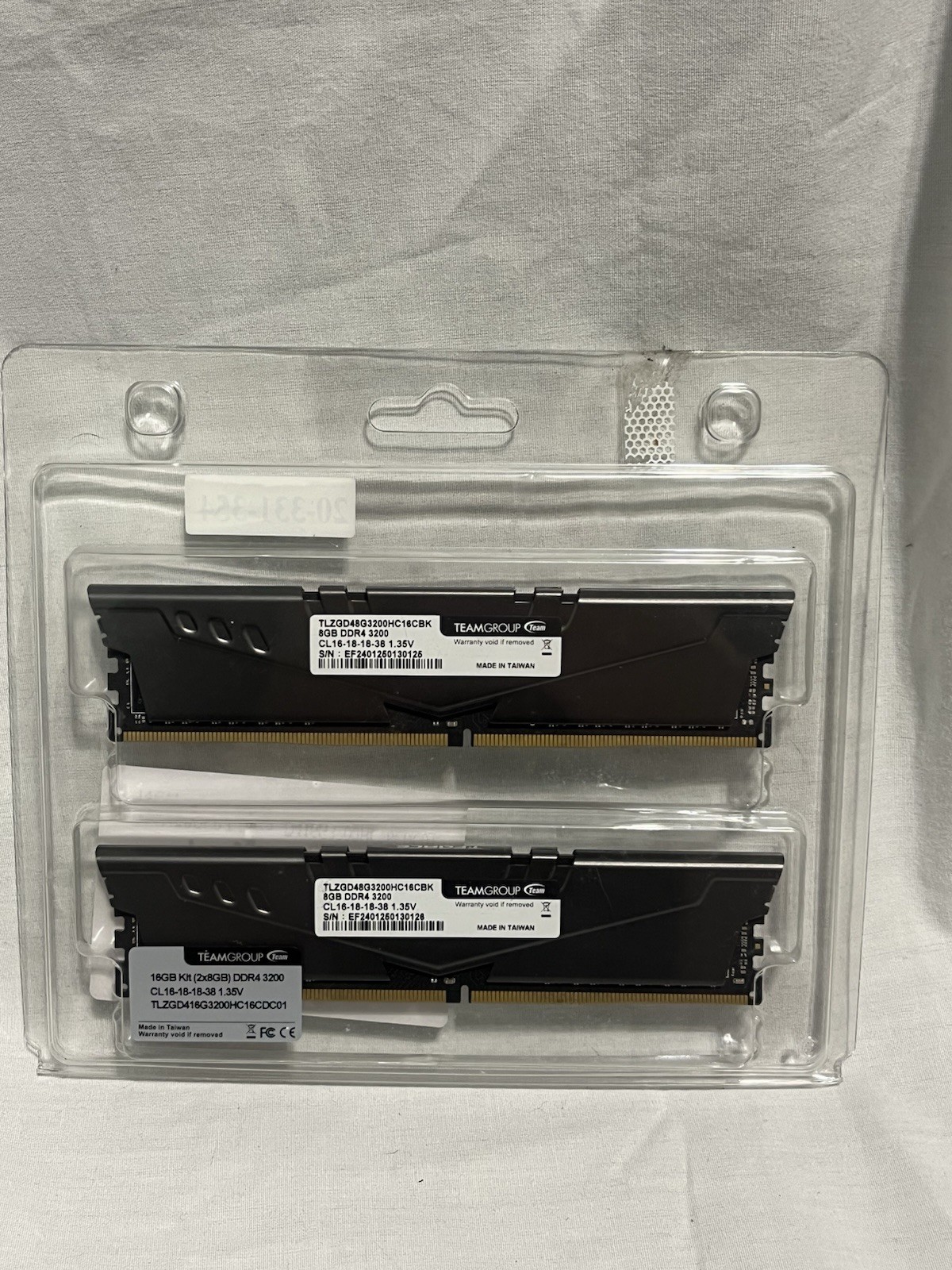 READ TeamGroup T-Force Vulcan Z DDR4 Desktop RAM 3200 16GB kit (2x8gb) Gray