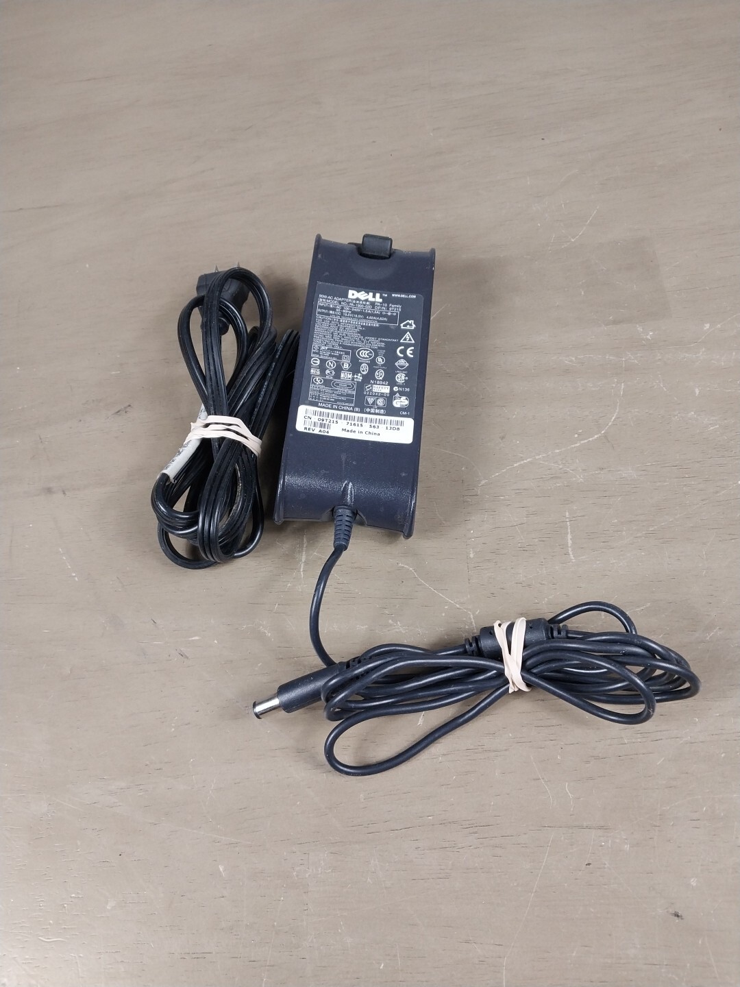 Genuine Dell PA-1900-02D 90W Latitude AC Power Adapter 19.5V 4.62A 9T215 W/Cords
