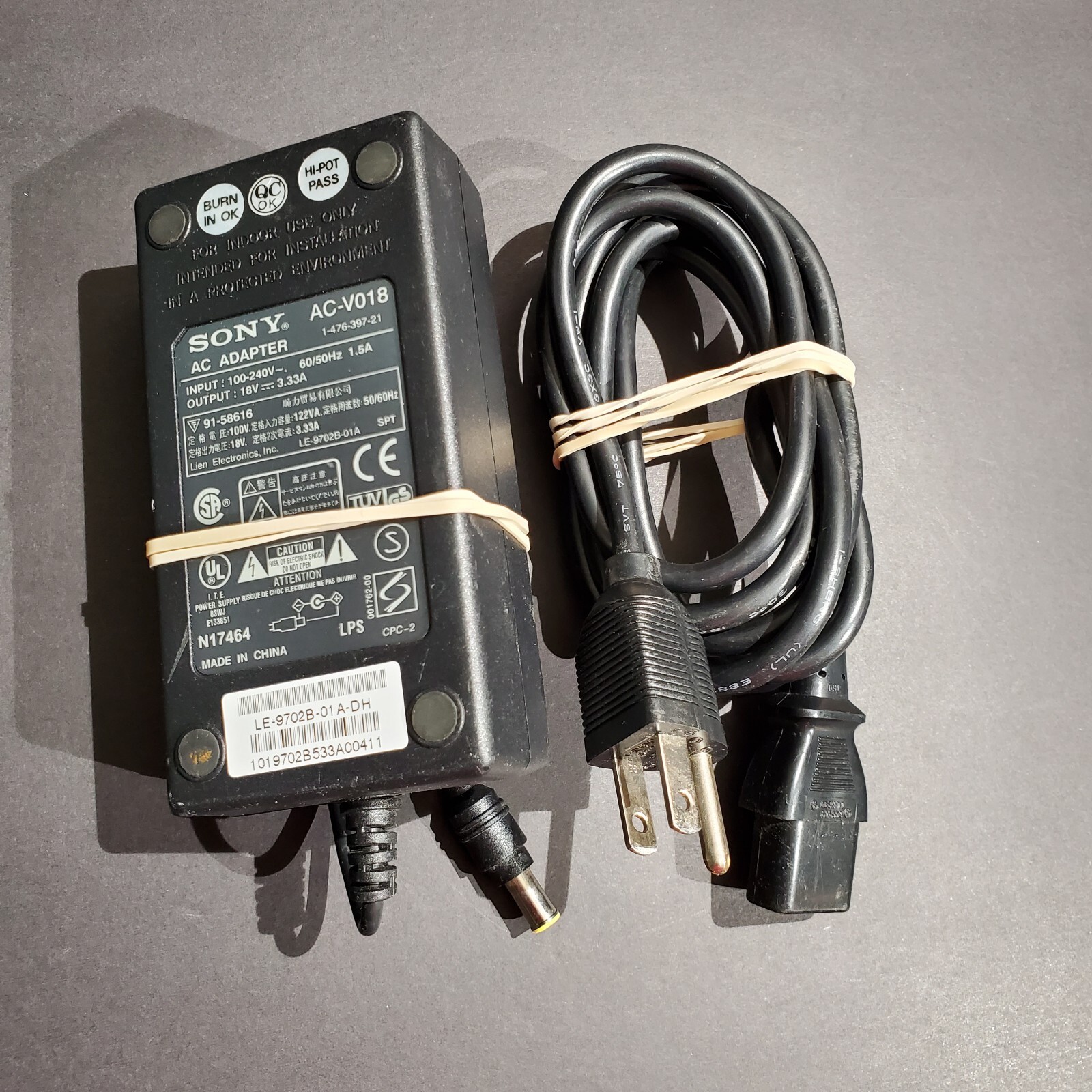 SONY OEM AC ADAPTER AC-V018 Laptop Charger 60/50Hz 1.5A 18V Output 3.33A - China
