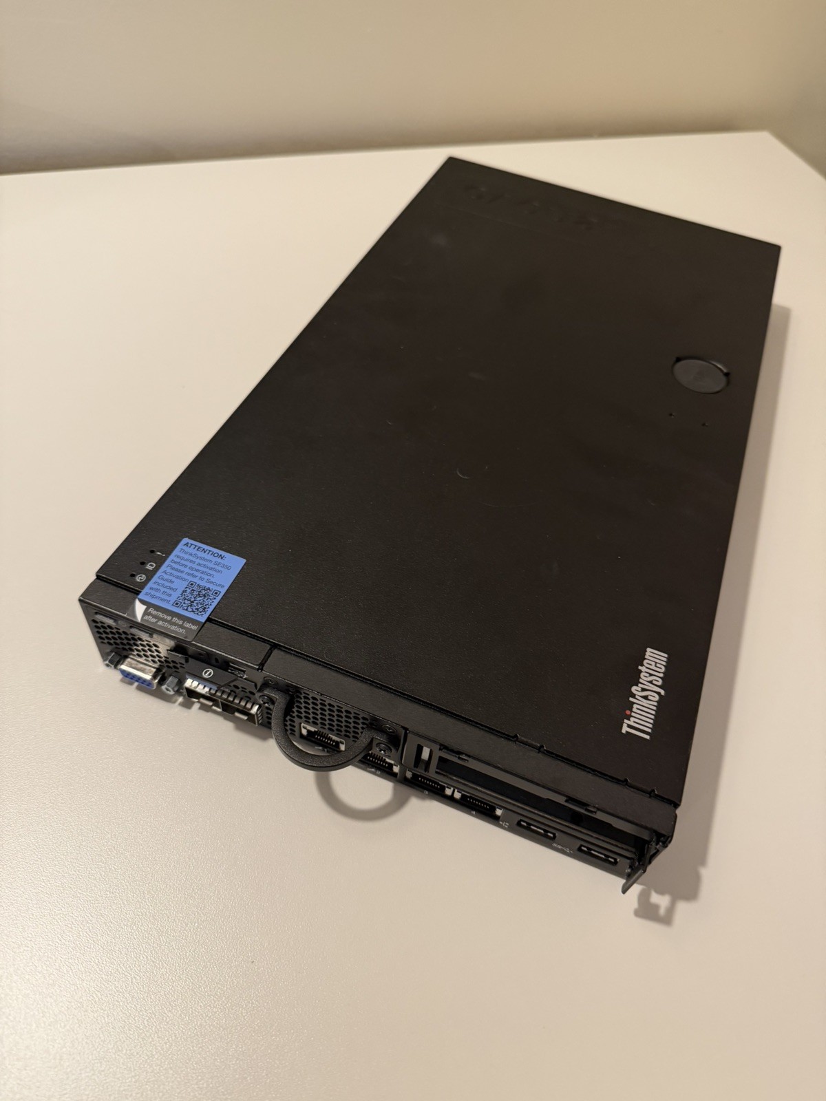 Lenovo ThinkSystem SE350 Server, Xeon D-2143IT @ 2.20GHz, 960GB + 4x 480GB, 64GB