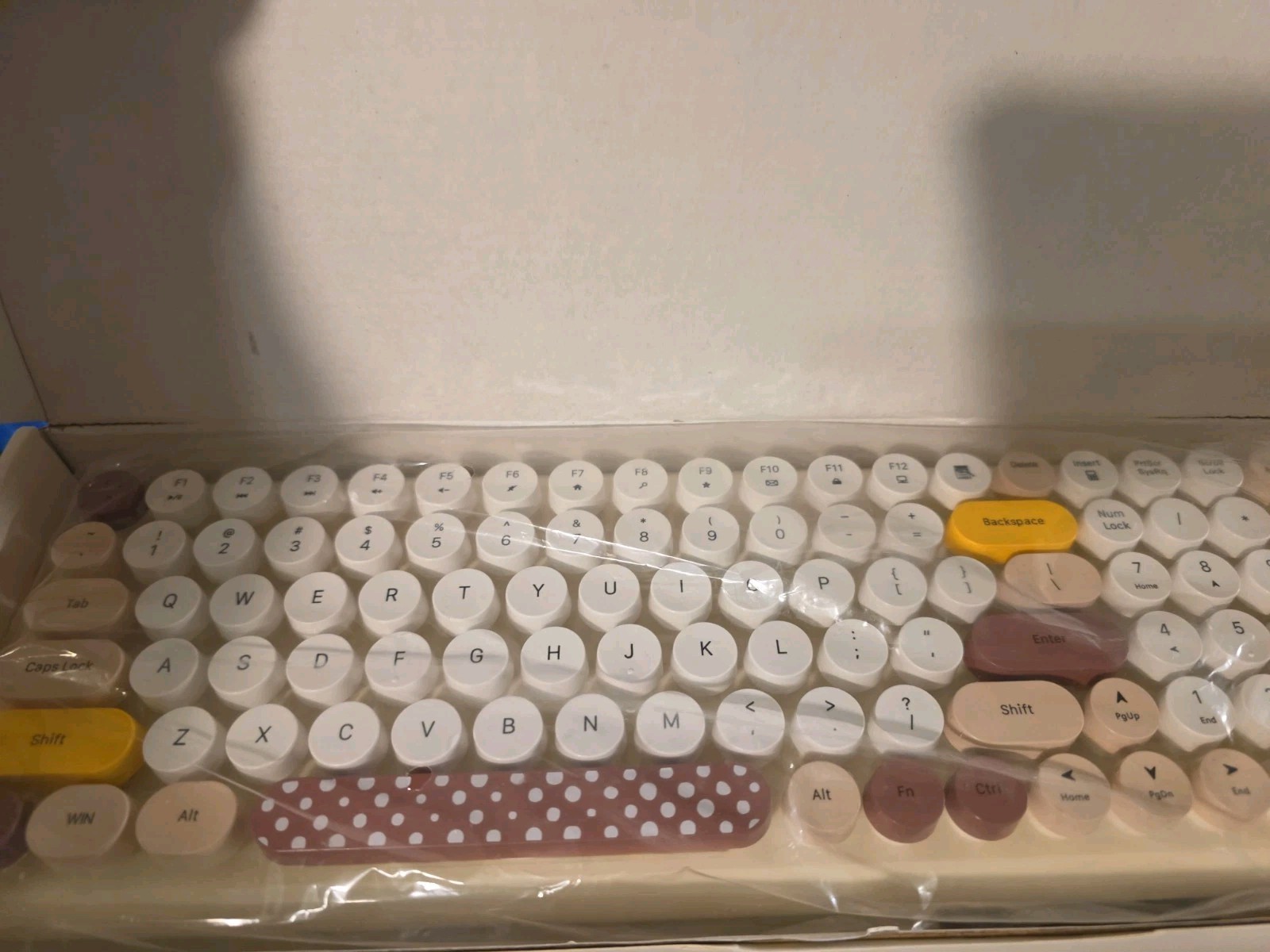 Wireless Retro Style Keyboard and Mouse Set Candy XR NIB Ships Fast