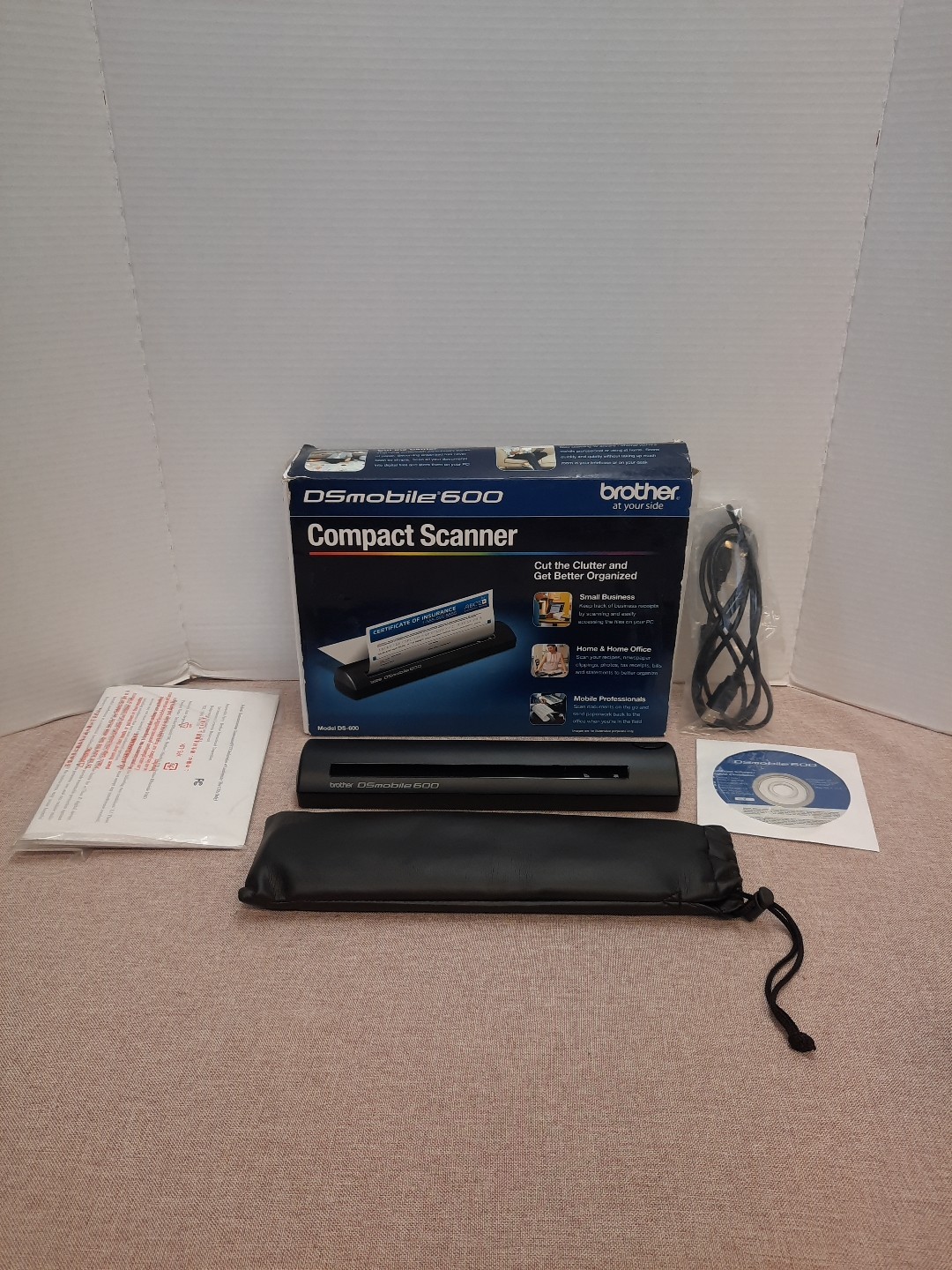 Brother DS600 Compact Handheld Mobile Pass-Through Scanner w/USB Cable TESTED