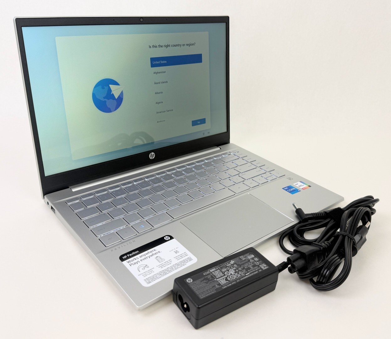 HP Pavilion Laptop 14-dv0165st 14" HD i5-1135G7 8GB 256GB SSD W11H - Scratches