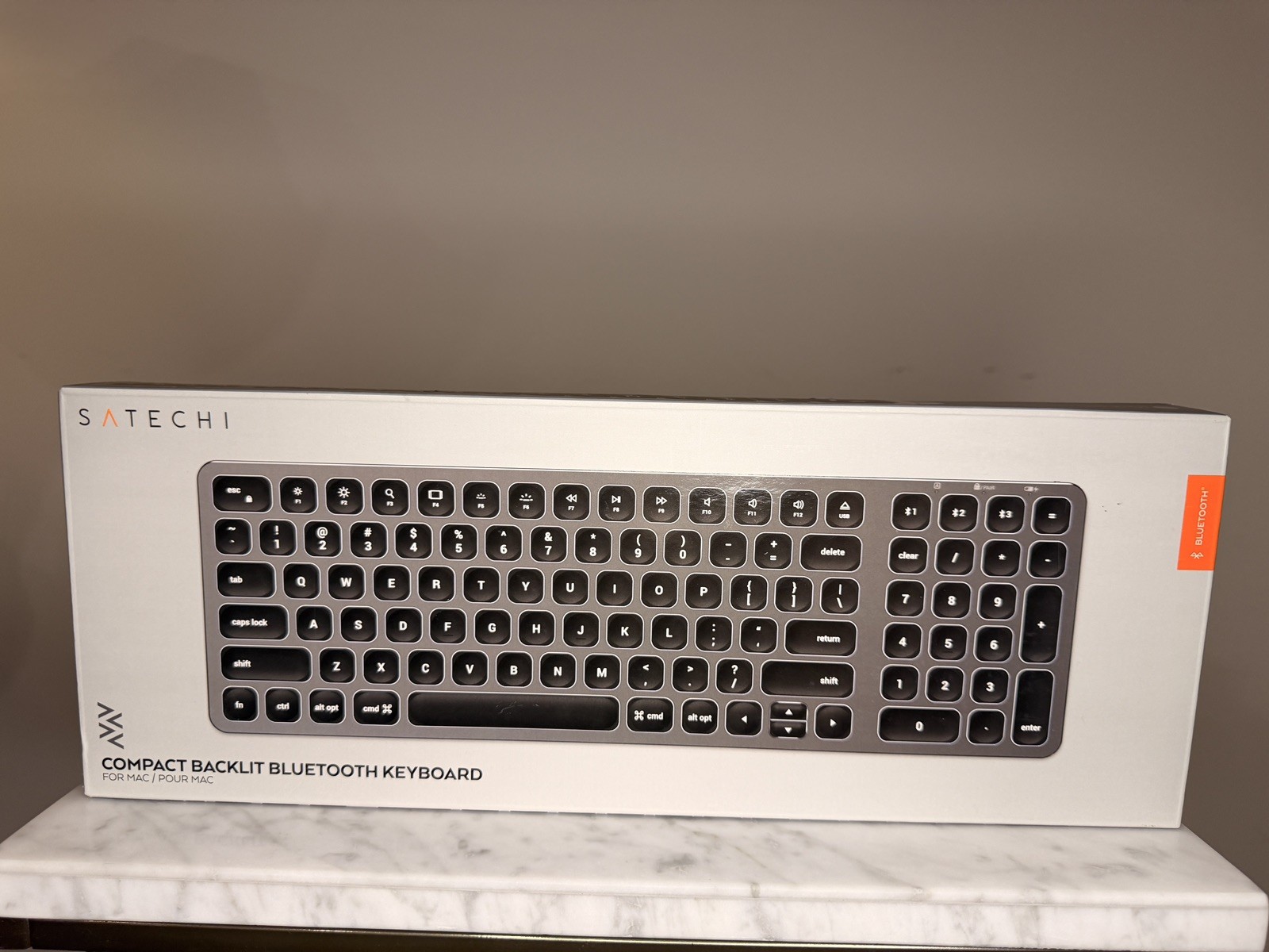 IOB Satechi Compact Backlit Bluetooth 5.0 multi-device Keyboard for Mac ST-ACBKM