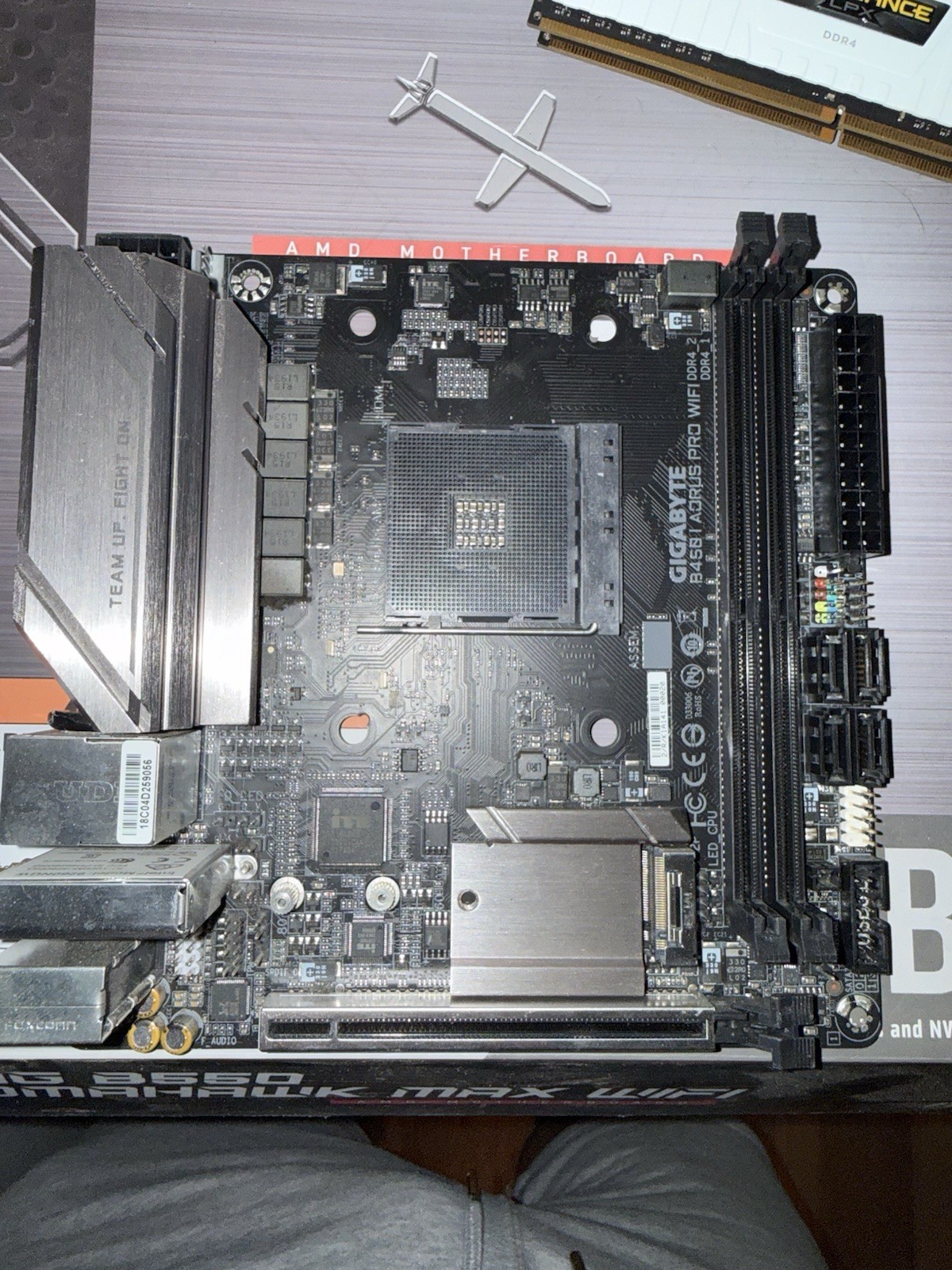 MSI B450I GAMING PLUS AC Mini-ITX AM4 Motherboard + Corsair Vengeance LPX 16GB