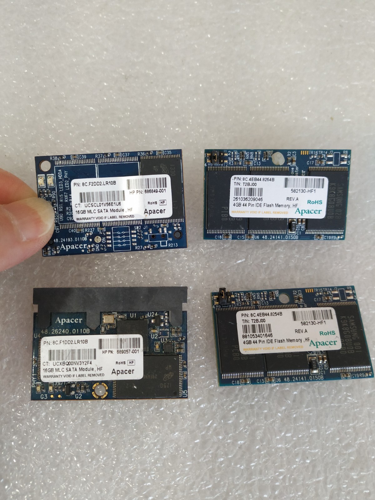 APACER 8C.F1DD2.LR10B 16GB (2pcs)SATA SSD and 4GB (2pcs )P/N: 8C 4EB44.8254B