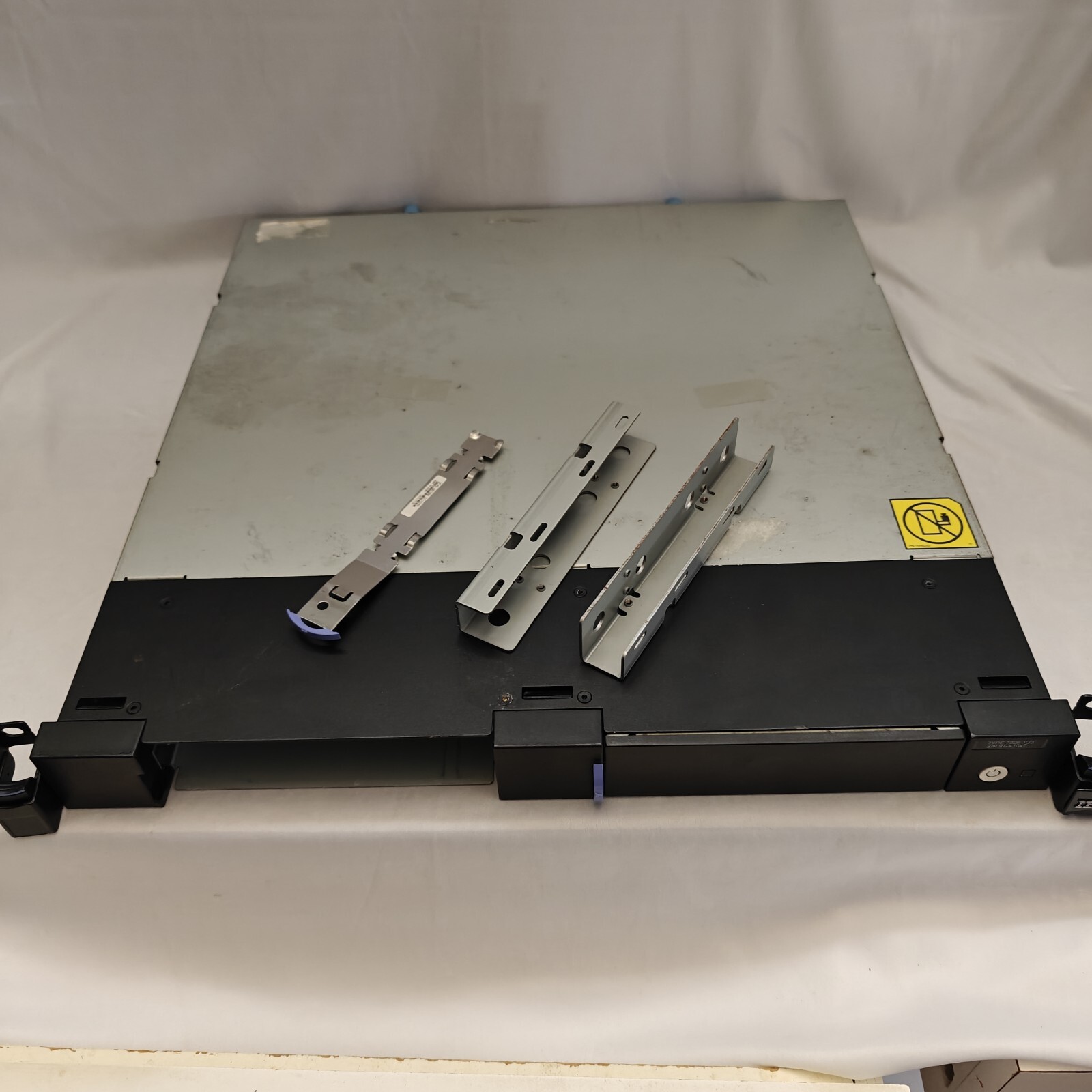 IBM 7226-1U3 46C2938 Multi-Media 1U Rackmount Enclosure - No Drives