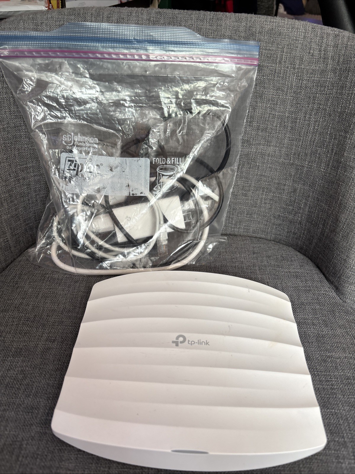 TP-Link Omada EAP225 AC1350 Wireless Access MU-MIMO Gigabit PoE Ceiling bundle