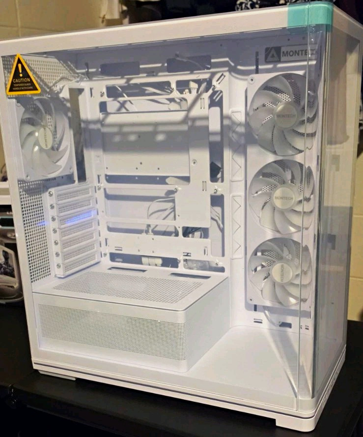 4 PRE_installed Montech FANS W/usb hub. (NOT THE CASE) just the fans.