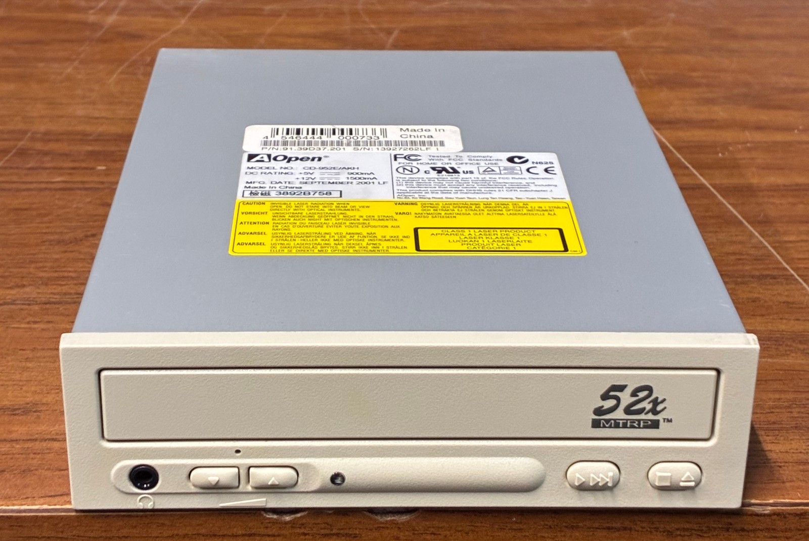 AOpen CD-952E/AKH 52x Internal 5.25" IDE CD-ROM Drive - September 2001 - Tested