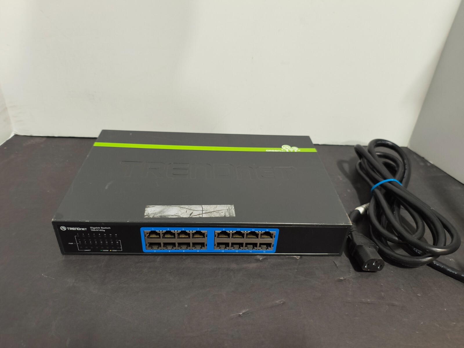 TRENDENT - TEG-S16Dg  - 16 Port Gigabit Ethernet Switch with power supply