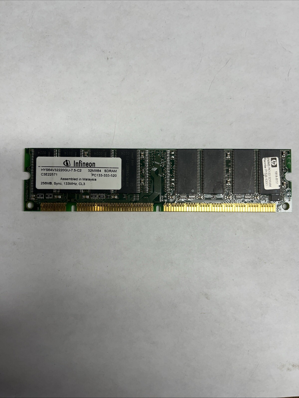 Infineon HP 256MB 133MHz PC133 CL3 168-Pin UDIMM HYS64V32220GU-7.5-C2 1818-8151