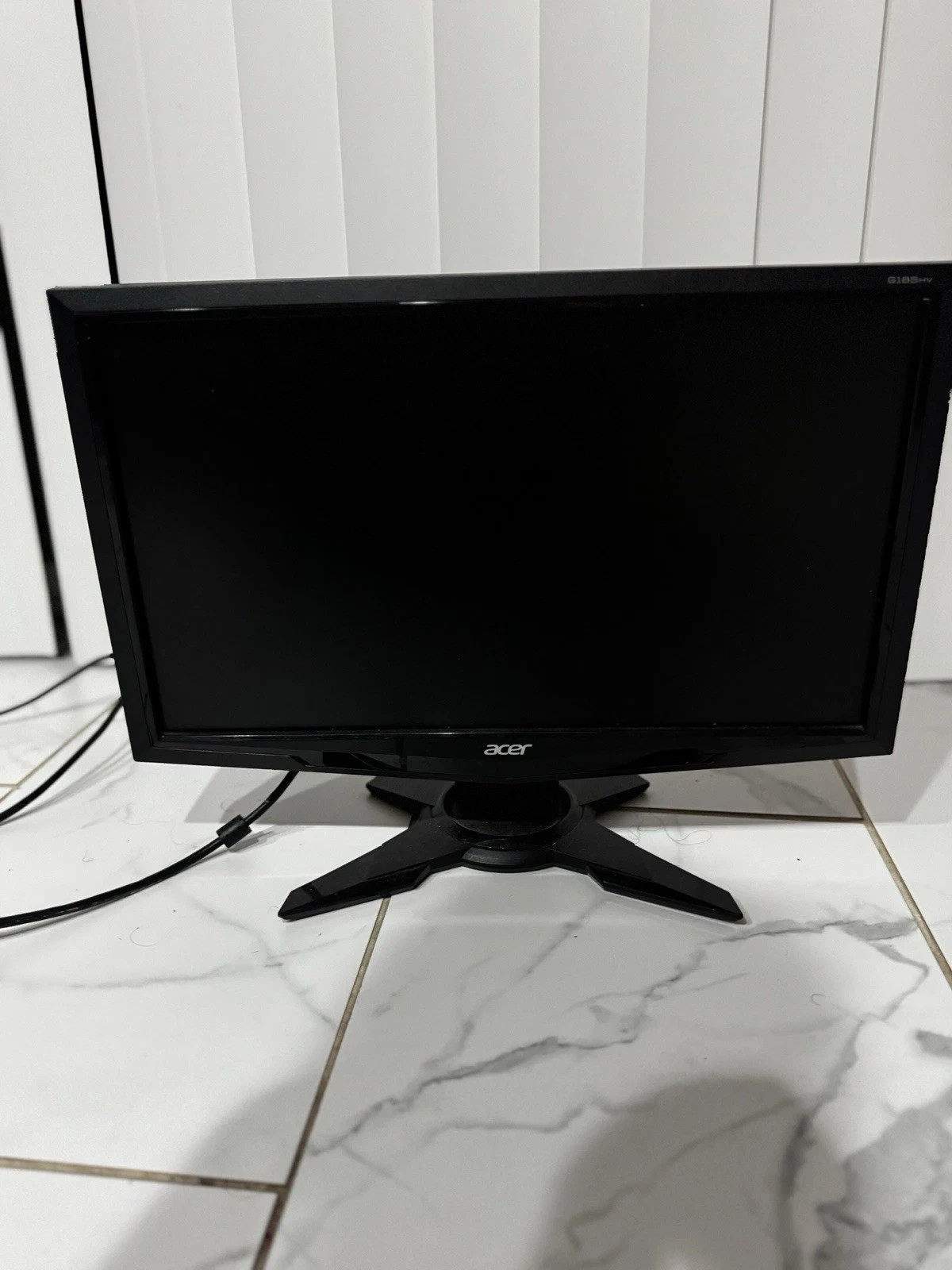 Acer G185H 18-inch  LCD Monitor Black