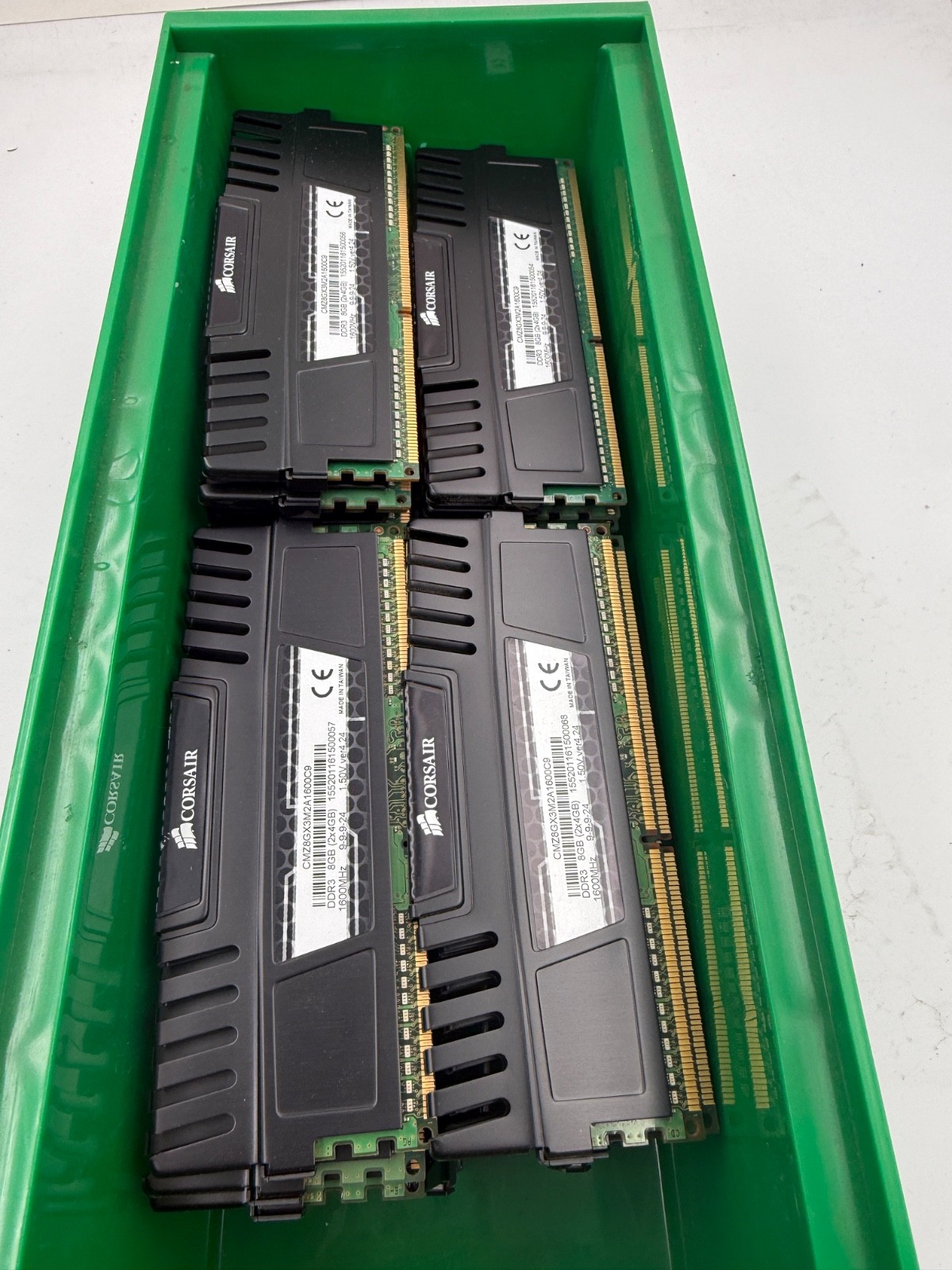 LOT OF 48 Ram Sticks-Corsair Vengeance CMZ8GX3M2A1600C9 4GB (4GBx48=192GB Total)
