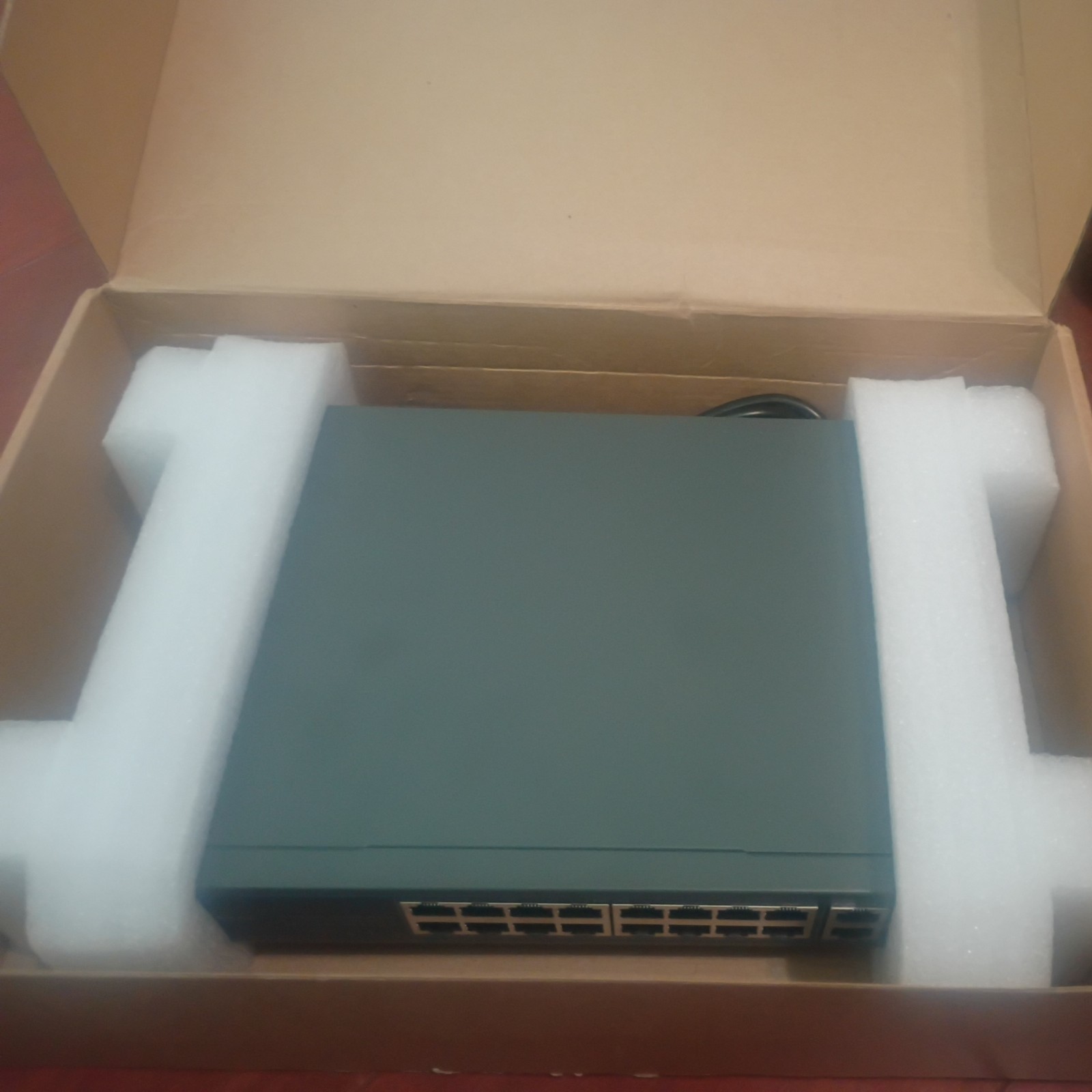 MokerLink 18 Port Gigabit PoE Switch, 16 Gigabit PoE+ Ports, 2 Gigabit Uplink, 2