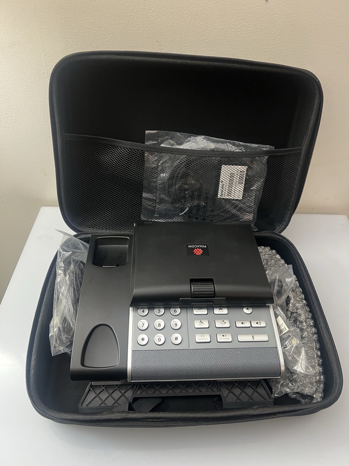 Polycom VVX 1500 PoE 6-Line Business Media Phone With Carrying Case Bag