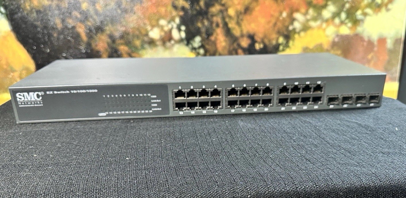 SMC Networks SMCGS24C-Smart 24-Port Gigabit Smart Switch Rack Mount RJ-45 SFP