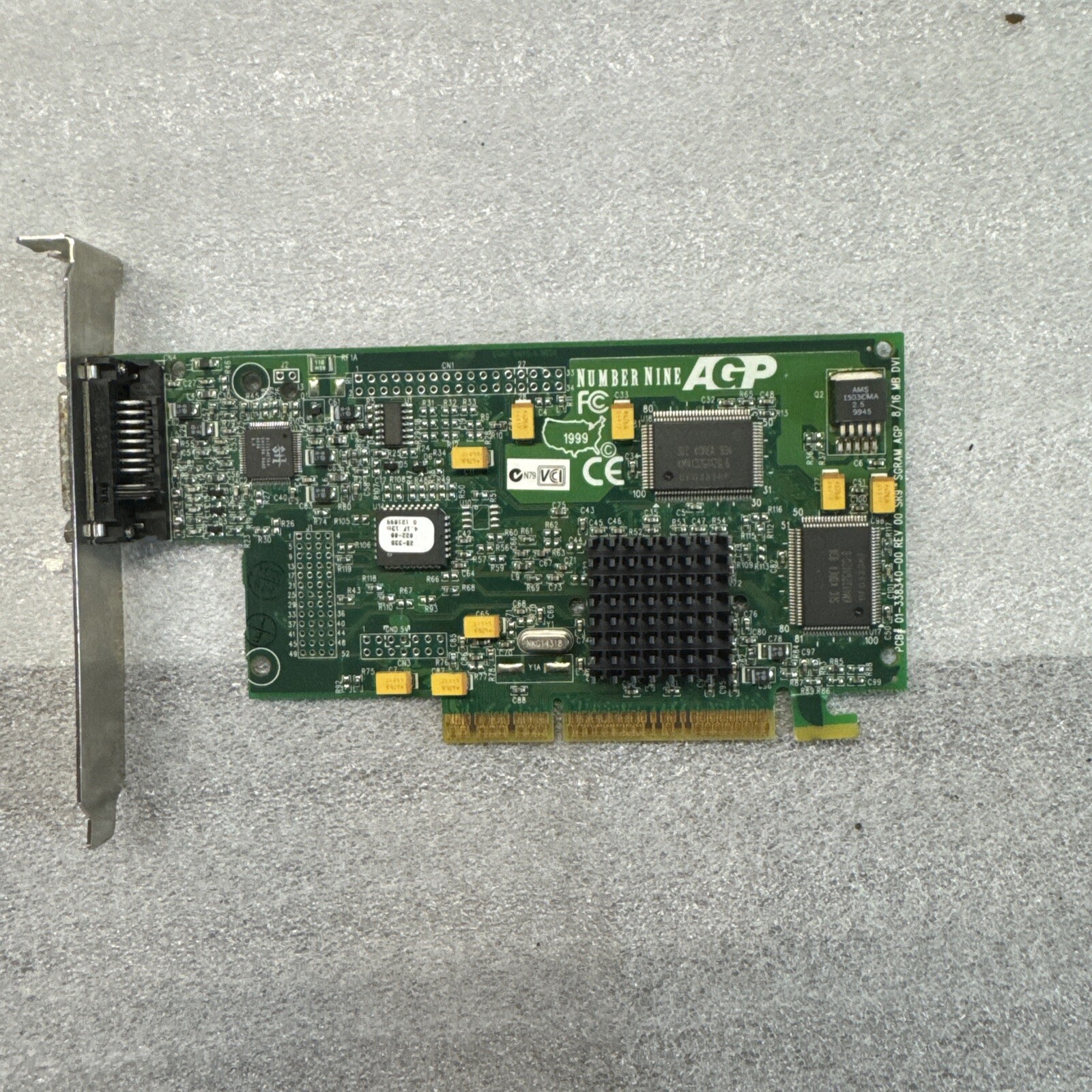 33L5140-04 IBM SR9 AGP 4X s3 eXtreme Graphics Adapter FRU 33L1618