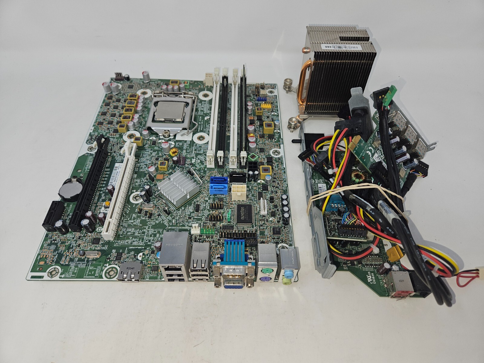 HP Motherboard 628655-001, 628930-001 w/ i7-2600 3.4GHz, 4GB Memory