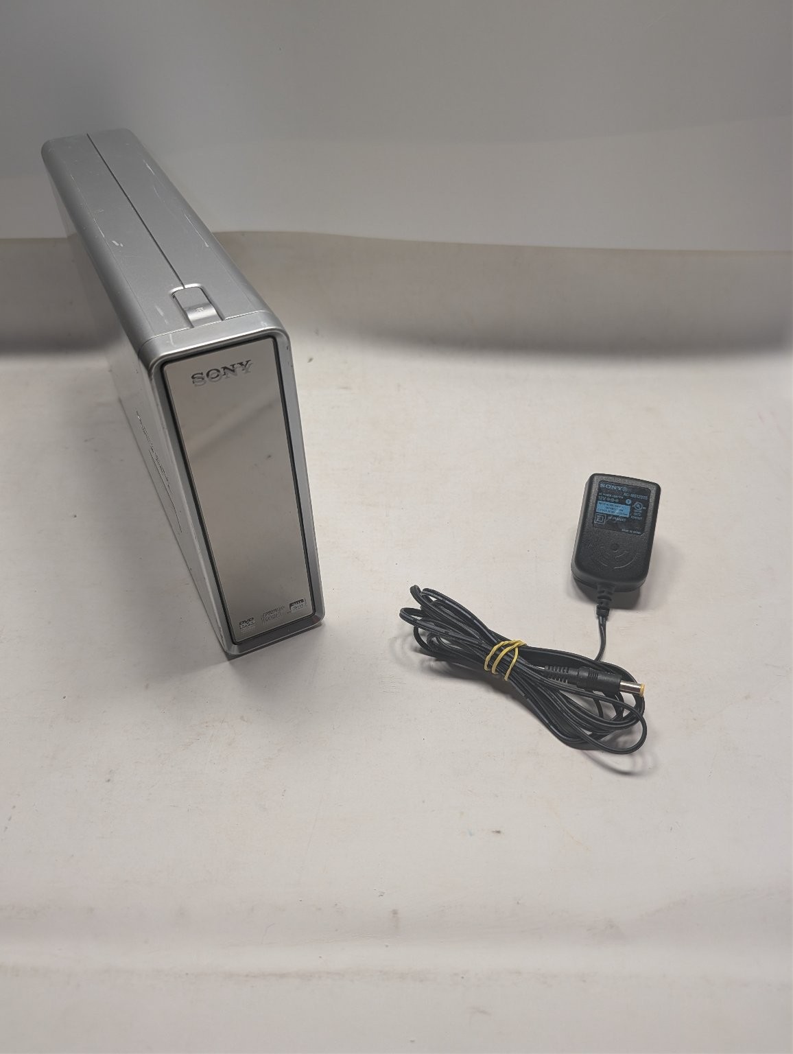 Sony DRX-830U External DVD CD Rewritable Dual Layer Drive USB 2.0 Silver April