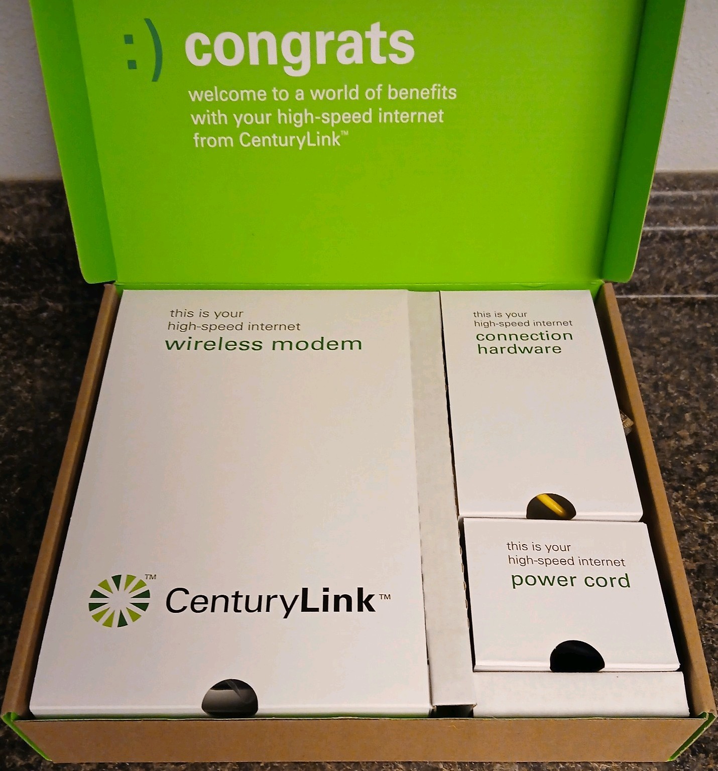 Centurylink Modem C3000z 2.4/5GHz w/ AC Adapter and Cables