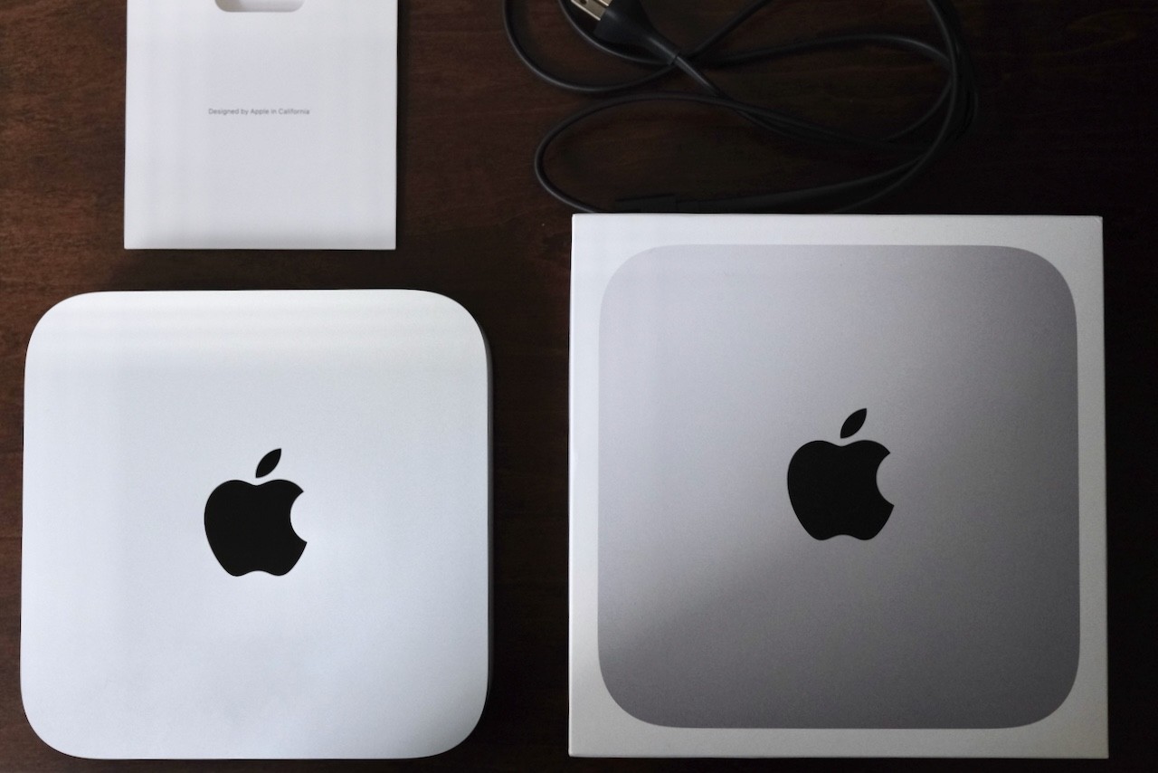 Apple Mac Mini M2 24GB RAM 256GB SSD Satechi Dock RARE LOTS OF RAM