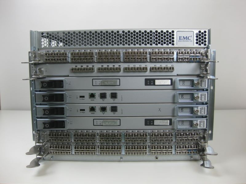 EMC 100-652-565 Brocade ED-DCX-4S Loaded  160 ports with 8GB SFP's included 4 Lo