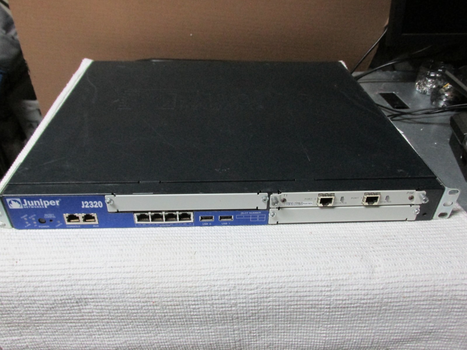 Juniper Networks J2320 J2320-JH Services Router