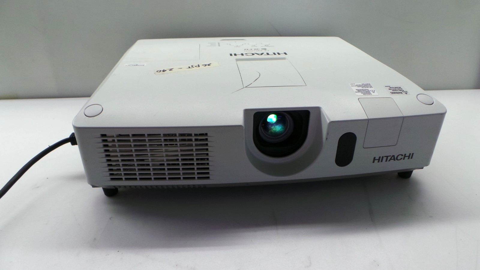 Hitachi CP-X4022WN XGA 4000 ANSI Lumen 3LCD Projector [41 Lamp Hours] NO Remote