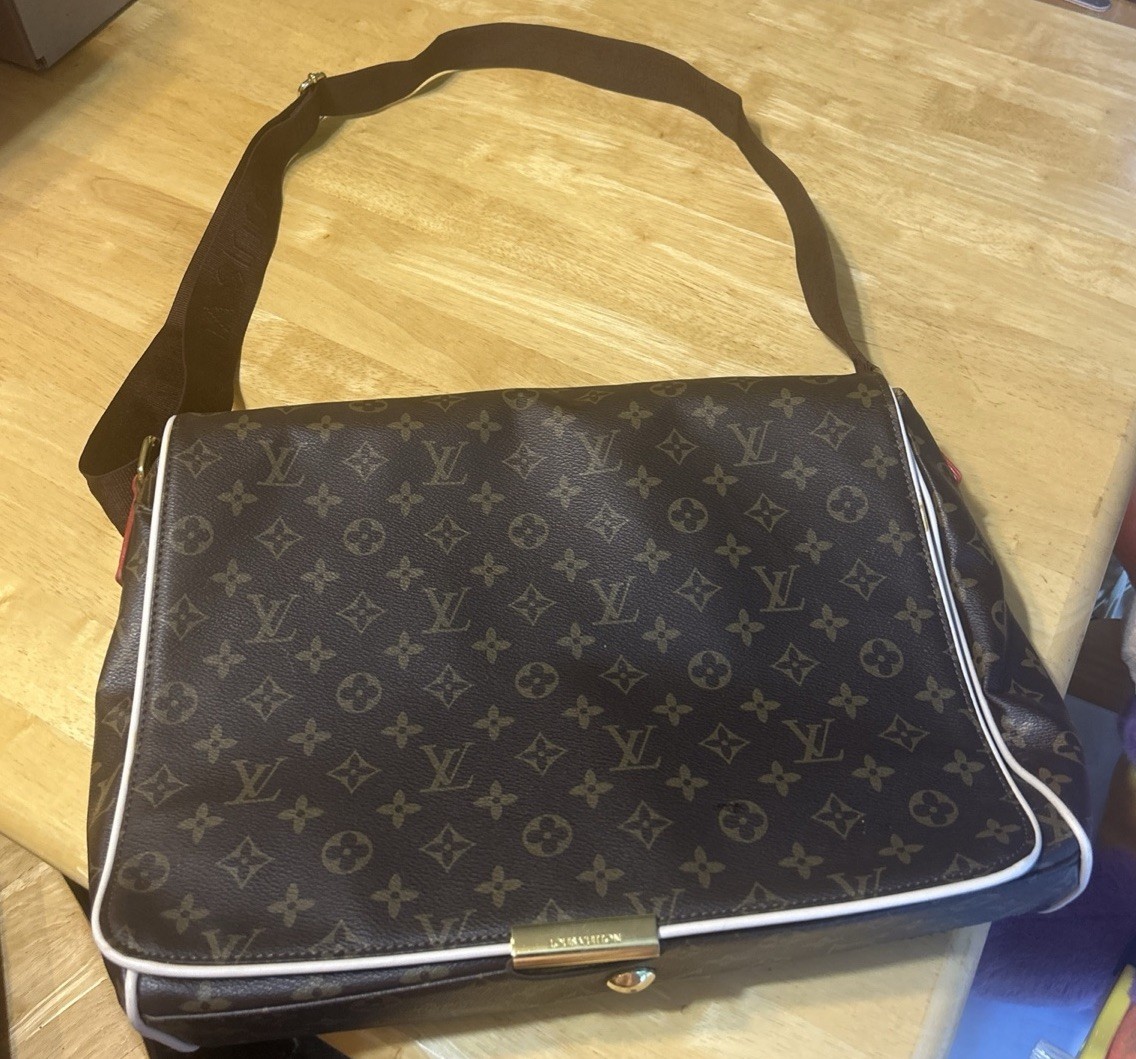 Louis Vuitton Classic Monogram Laptop Messenger Shoulder Bag 