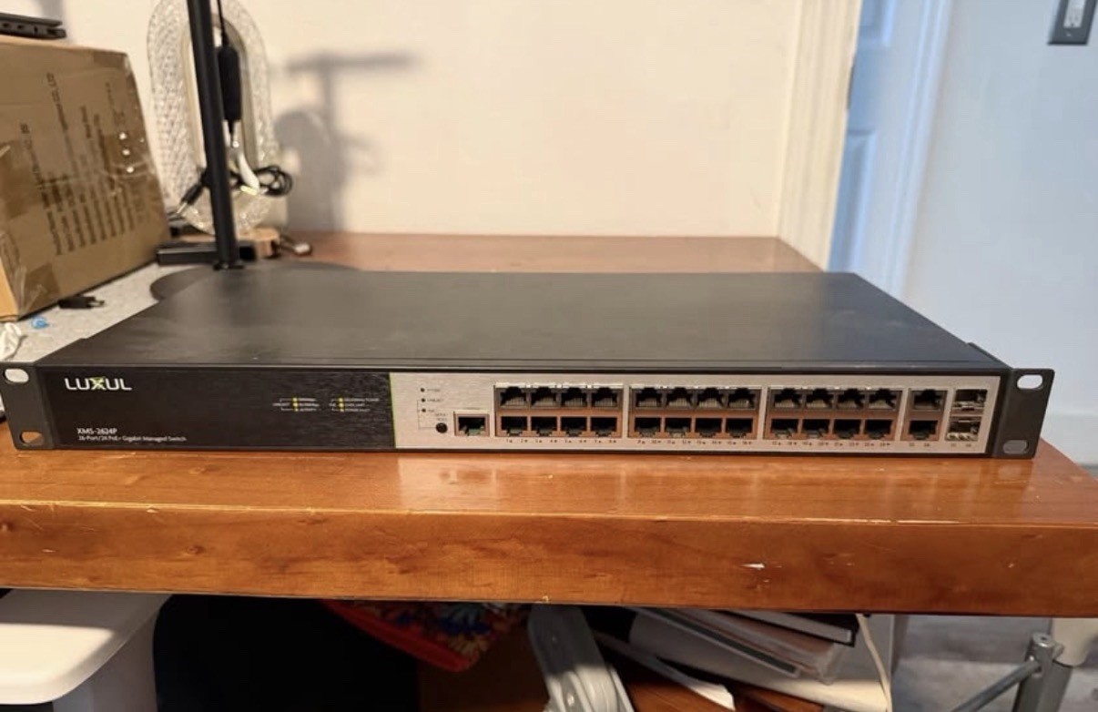 Luxul XMS-2624P AV Series 26-Port/24 PoE+ Gigabit Managed Switch b400   