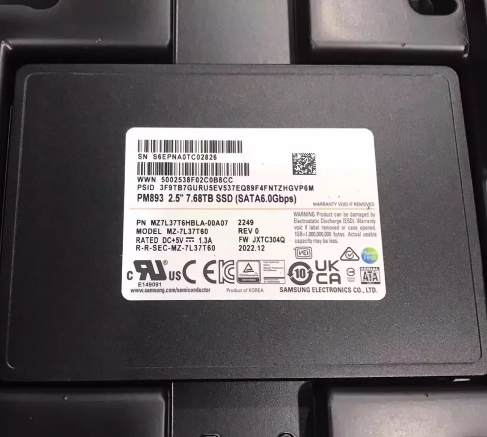 Original Samsung PM893 7.68TB SSD 2.5" 7mm SATA III 6Gb/s MZ7L37T6HBLA-00A07