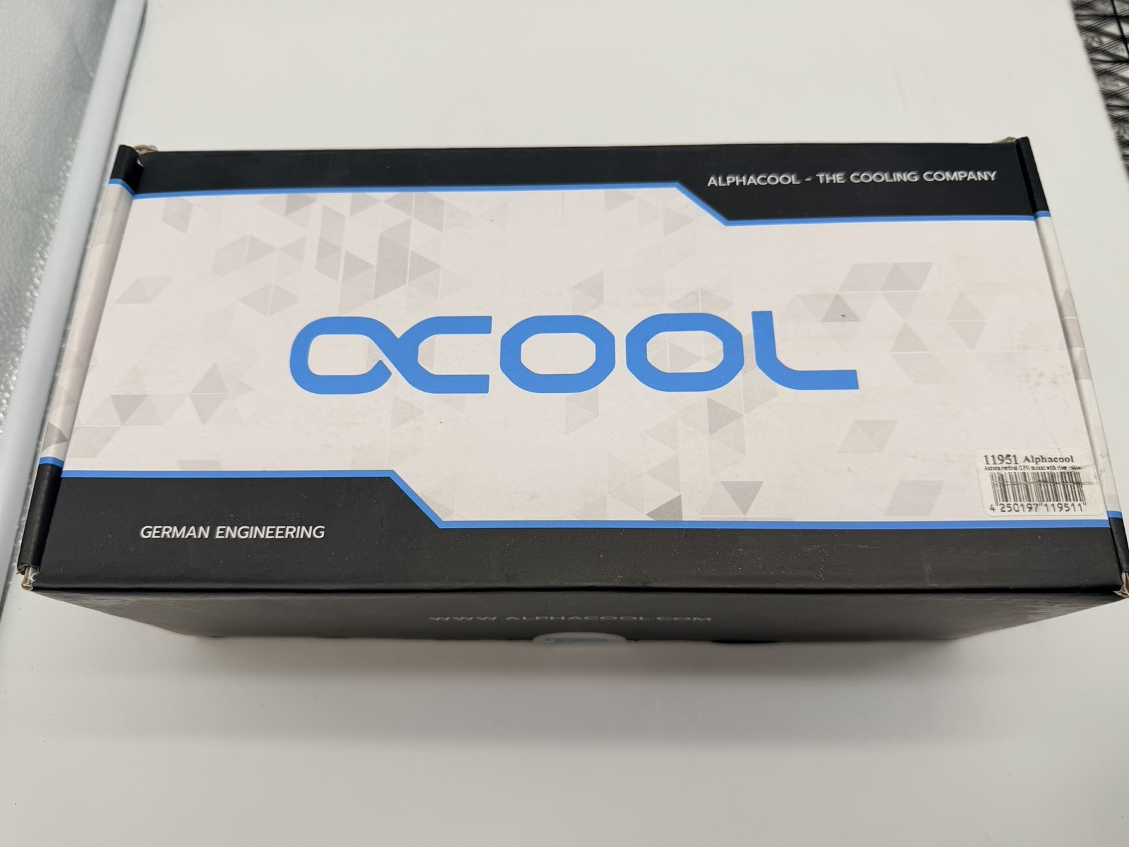 Alphacool Aurora Vertical GPU Mount with Riser Cable (11951)