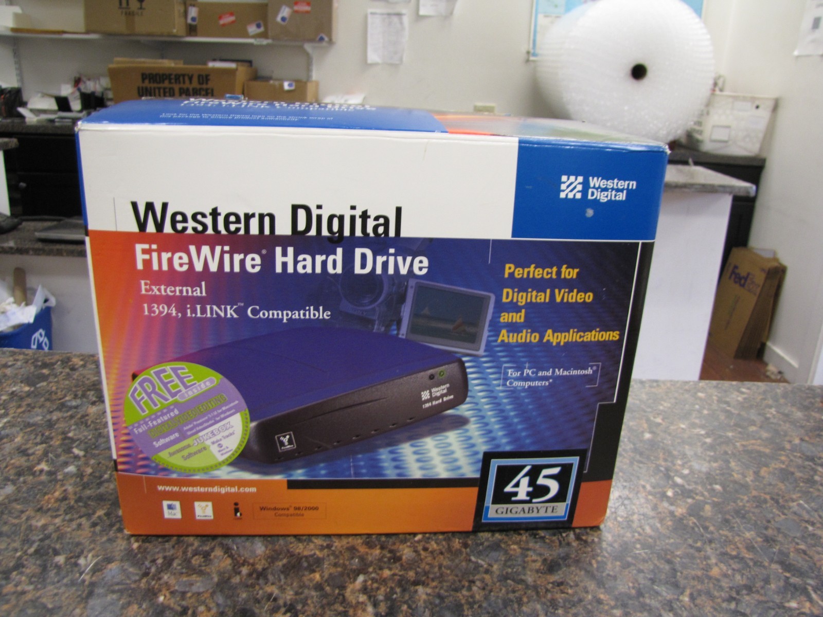 Western Digital FireWire External 1394 Hard Drive 45GB for PC & MAC in Box- MO19