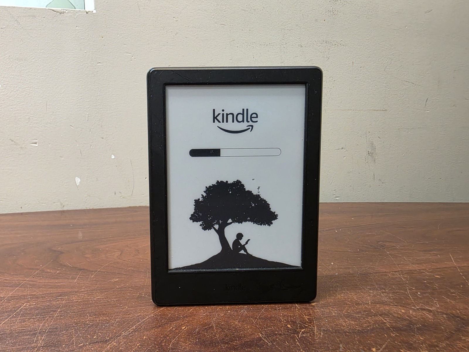 Amazon Kindle (SY69JL) - 4GB Wi-Fi 8th Gen eReader