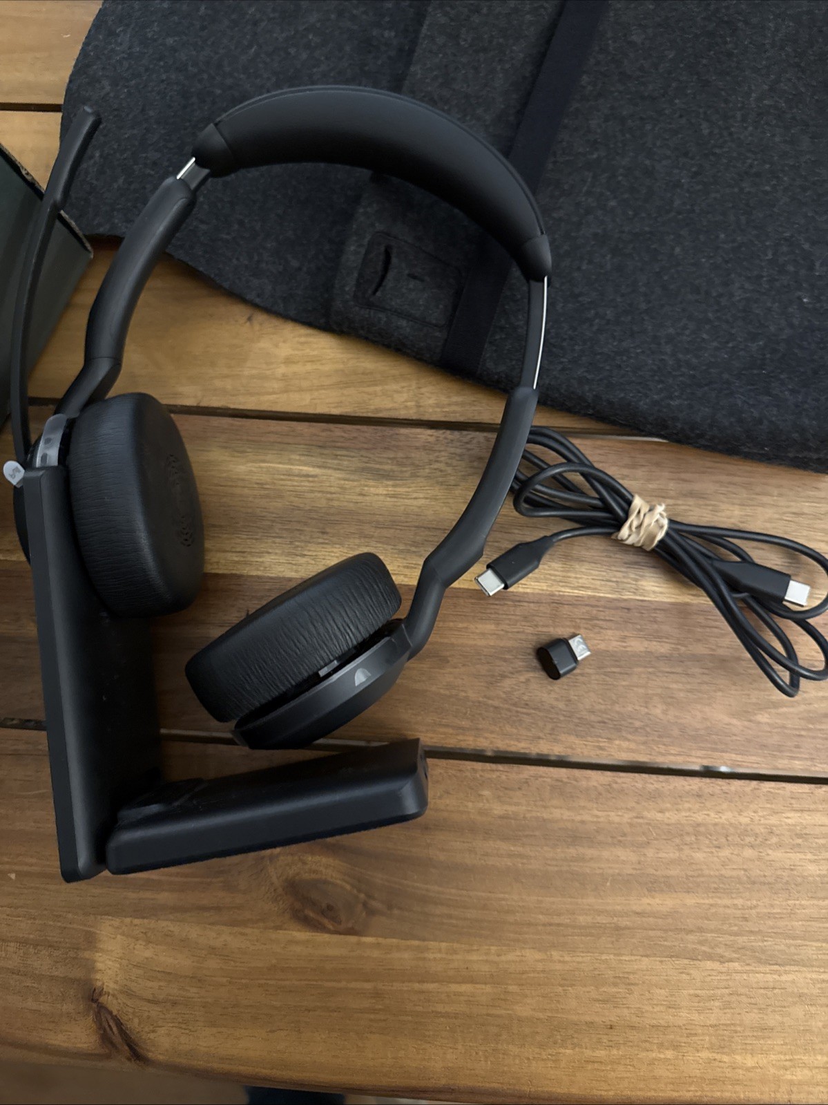 Jabra Evolve2 55 Stereo USB-C Wireless Headset MS Teams Link 380 Dongle