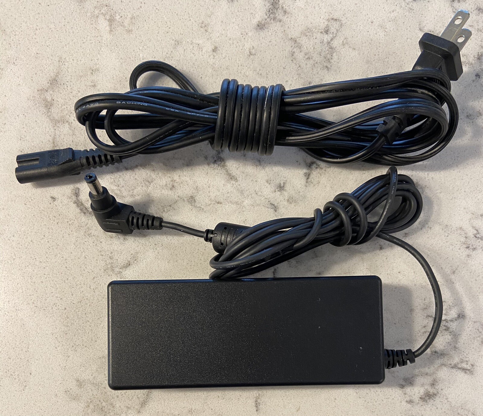 Fujitsu Siemens Sanken SEB80N2-24 Notebook Laptop Power Supply Adapter AC DC